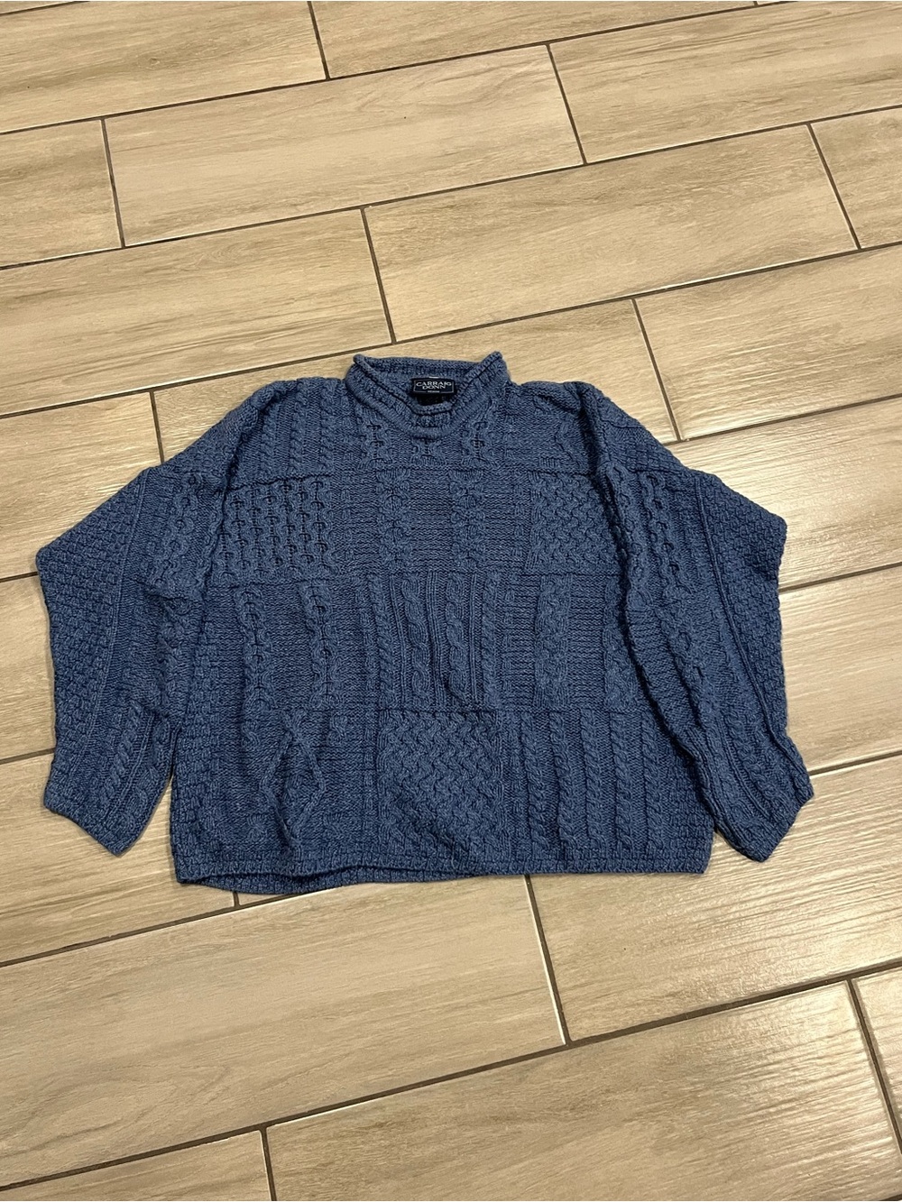Carraig Donn Classic Navy Cable Knit Women's Sweater - size Medium